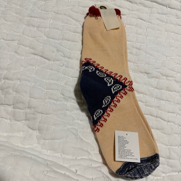 Free People NWT Heart Fairisle Pom Pom Ankle/Crew Socks - Picture 4 of 4